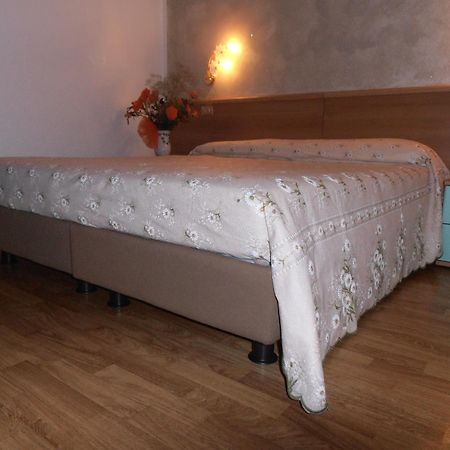 Locanda Ridevert Hotel Tione di Trento Szoba fotó