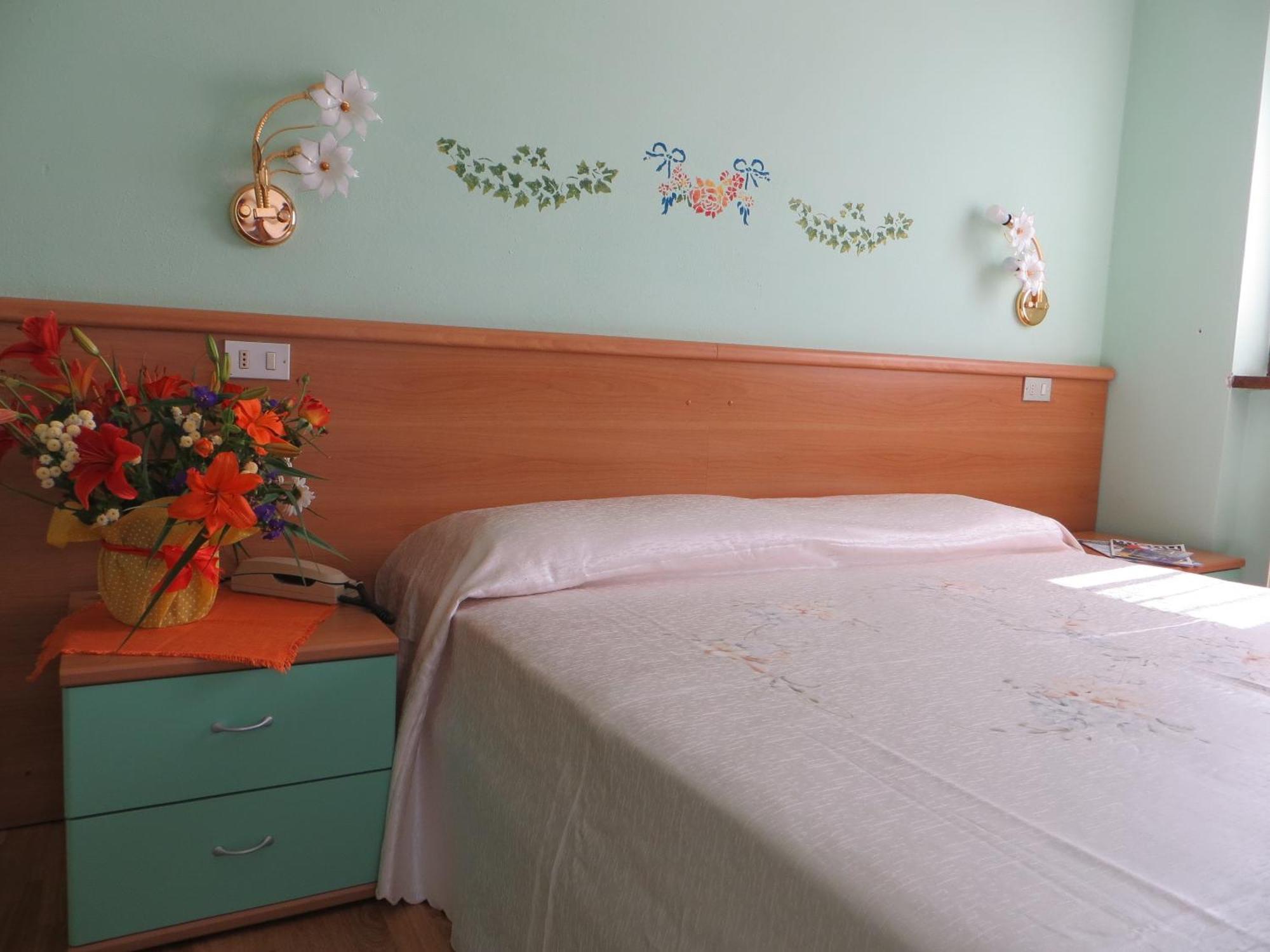 Locanda Ridevert Hotel Tione di Trento Szoba fotó